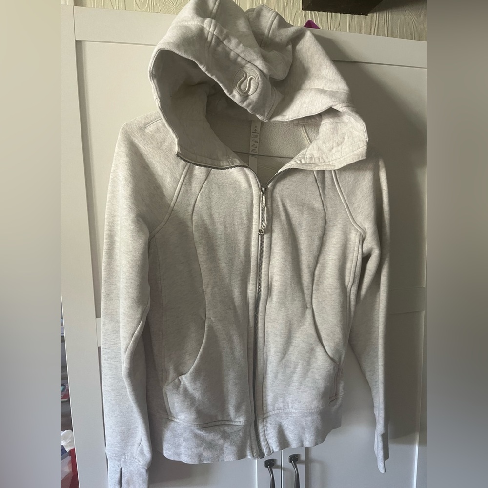 Lululemon women’s full zip hoodie- size 8